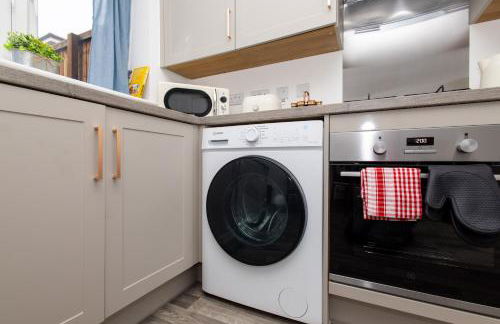 Willow by Alt-Stay - 3 Bed Home - Parking, WiFi & EV Plug - Contractors & Relocations - Weekly & Monthly Rates - Foto 24