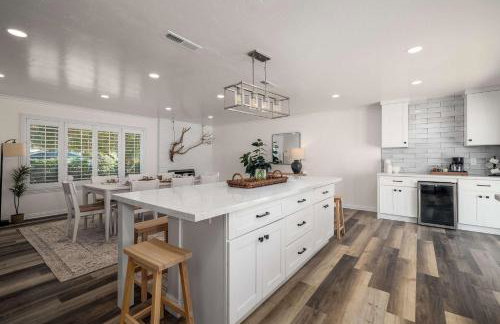 Huge House with Pool! Sleeps 16 - BBQ - Shuffleboard - Foto 19