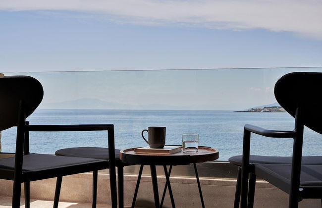 Beachfront Alassa Villas w Private Pools Complex - Foto 16