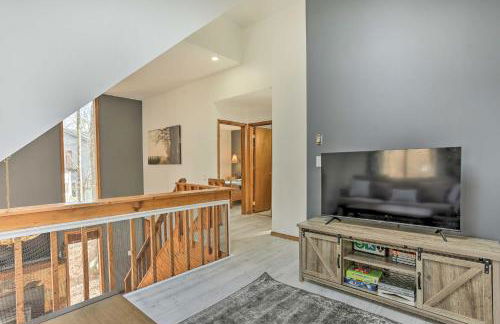 4 Mi to Tubing Cozy Bushkill Cabin with Deck! - Foto 14