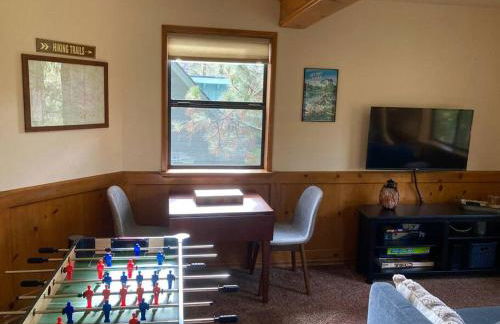 Cozy 3BR Dog-Friendly Cabin- Level 2 EV Chgr - Photo 36