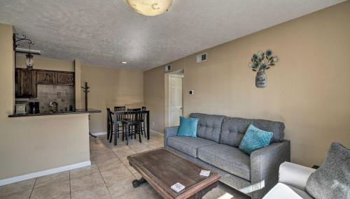 Game Day Retreat Pool Access, 2 Mi to Texas A and M - Foto 5