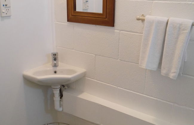 Raglan Palm Beach Motel - Photo 48