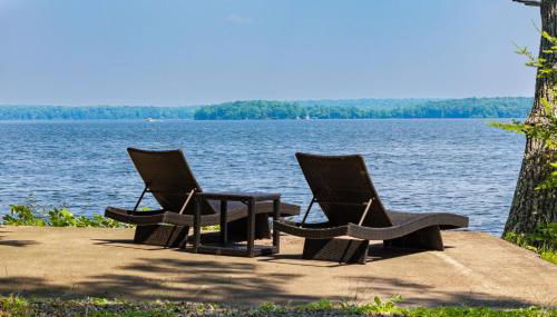Lakefront Phelps Cabin with Boat Dock and Water Toys! - Foto 2