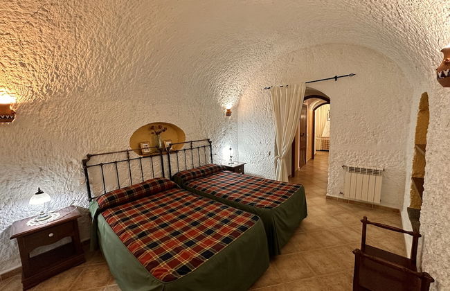 Cuevas la Granja - Foto 27