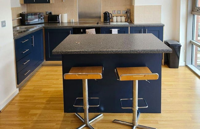 Apartment - Free Parking & Near Hospital - Photo 1