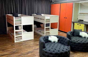 All the Waters Retro Home on Lake Michigan- Your Own PRIVATE BEACH - Foto 72