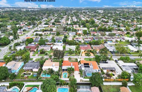 Sensational 5BR Villa Heated Pool near Hard Rock - Foto 46