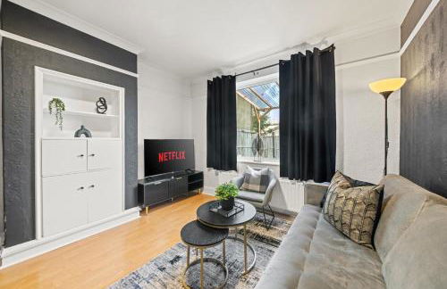 Acton 4BR House I Contractors I Families I Parking - Foto 18