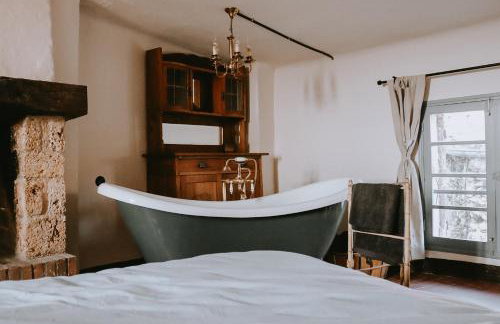 Unique historical home, middle of the village, bath & patio - Foto 10