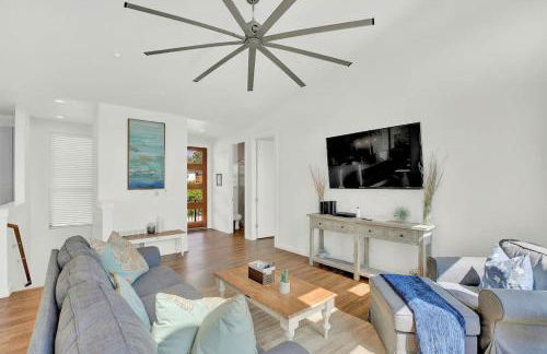 Luxury Lakeview Home w/ Pool & Beach Access! - Not Active - Foto 7