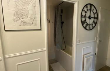 Bel appartement spacieux ,convivial de 3 chambres avec parking privé sécure - Photo 35