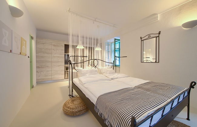 Vibrant and Elegant Downtown Krk Apartments - Photo 10