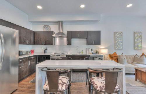 Amazing Downtown Condo w Pool Free Parking 104 - Foto 10