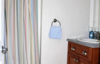 Couples Cove Cottage - Photo 34