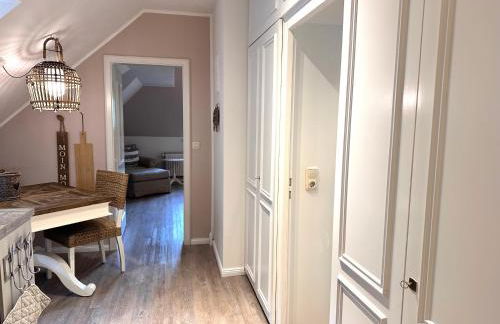 Sky & Sand Homes Strandläufer I Stilvolle Wohnung unter Reet in SPO mit Parkgarten - Photo 59