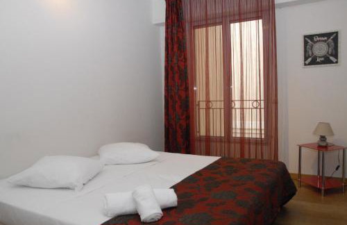 Le Vieux Port Apartments - Photo 11
