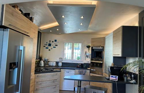 maison entièrement climatisée vue d'exception mer et rade de Marseille avec piscine 8 personnes - Foto 19