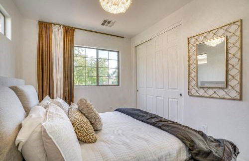 Relax Poolside! Home 6 Mi to Camelback Ranch - Foto 21