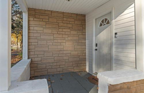 3BD Family Retreat - 4 Mins to UND - Yard Games - Foto 12