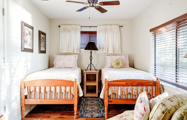 River Oaks Oasis - Foto 4