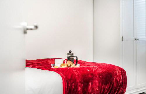 Great Location 2 Bedroom House in Nottingham, Private Garden, Fast Wi-Fi and Free Parking - Photo 14