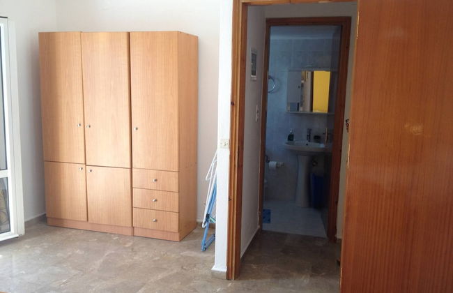 Sea View And Mountain View Apartment For 4 People - Photo 13