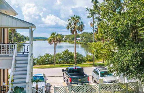 Cozy Quiet St Augustine Private Condo - 2bed, 1 bath, Sleeps 6, Steps to Historic St Augustine Center & All Tourist Attractions, Restaurants, Cafes, Backyard, Porch - Foto 33