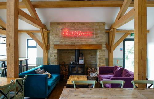 NEW Squirrels Leap Lake Views with Spa Access - Foto 19