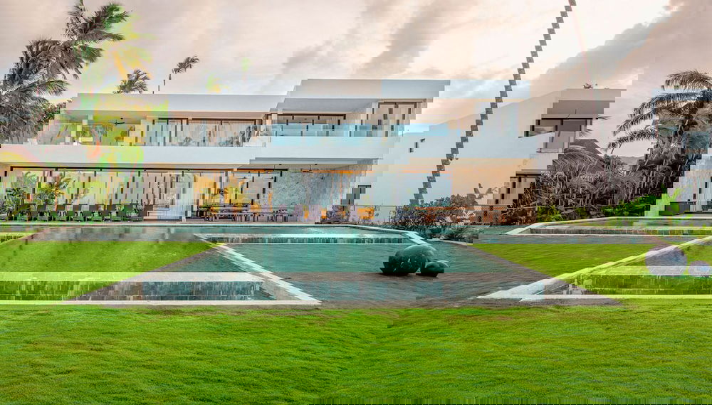 Luxury 9BR Beachfront Stunner With Private Pool - Foto 1, Quarto