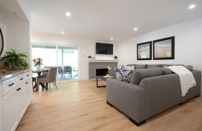 Coming Mid-April 2023! Beautifully upgraded two-story home with backyard oasis - Foto 24