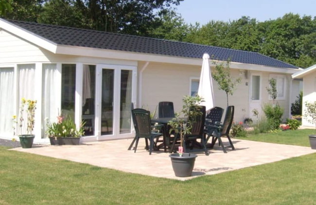 Nice Chalet in a Holiday Park - Foto 1