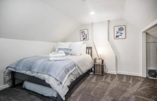 Newly Renovated, Cozy Home - Quiet, Mountain Views - Foto 20