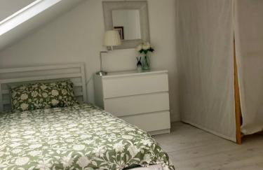 Warrenpoint Gate lodge - Photo 11