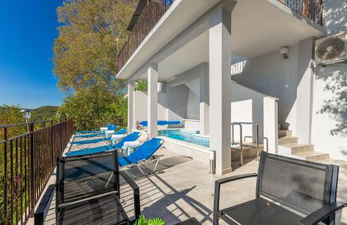 Modernes Apartment mit Panoramablick, Pool - inmitten von historischem Zentrum - Photo 9