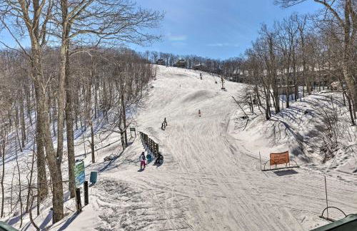 Bright Wintergreen Resort Home Deck and Grill! - Foto 44