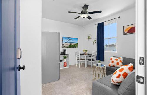 Modern 1BR Suite w AC Sleeps 3, NW Bakersfield - Photo 25