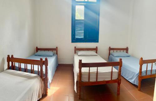 Casarão Miguel Pereira - Refúgio na Natureza com Lareira Externa, Piscina, Fondue e Amplo Jardim - 12 Min do Parque Terra dos Dinos - Foto 46