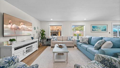 Island Oasis with Heated Pool Private Tiki Bar! - Foto 2