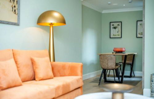 Dragon Suites Luxury Apartments at Rutland Square - Photo 3