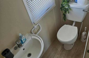 Cozy Holiday Home in Anderby Creek - Photo 12