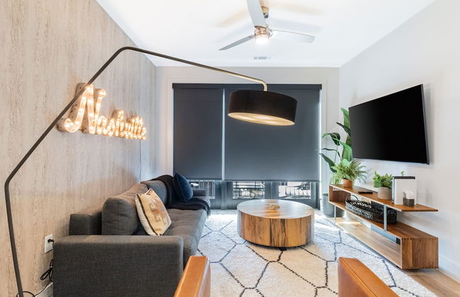 Astra Modern Midtown Retreat With Pool Gym Steps to Dining Broadway - Foto 7