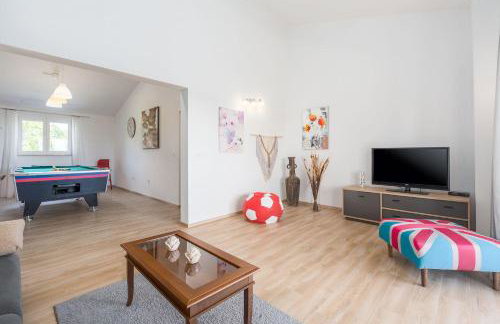 Traumhafte Villa mit Privatpool, Tischtennis, Babybett, Hundefreundlich - Photo 18