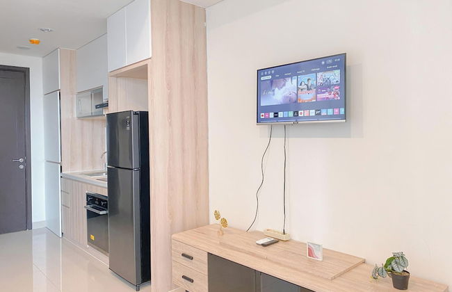 Spacious And Homey Studio At Cleon Park Apartment - Photo 6