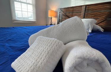 The White Door 2-bedroom townhouse near VT & RU - Foto 13