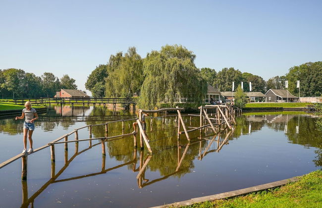 Well Furnished Mobile Home with Microwave near Water - Photo 17