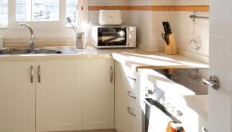 Bonito y luminoso apartamento en Rosalía de Castro - Photo 5, dishwasher, pet friendly, toaster, minibar