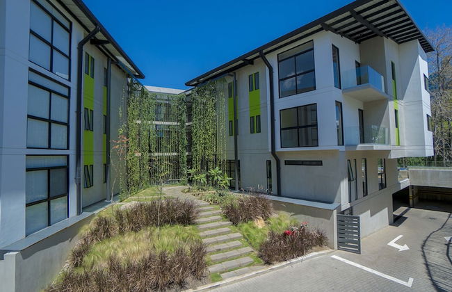 BEE Suites Santa Ana - Foto 57