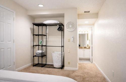 Two Bedroom Loft*Great Location*Award Winning Beds - Foto 8