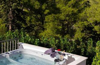 Luxe villa with pool, jacuzzi, and sauna - Foto 3